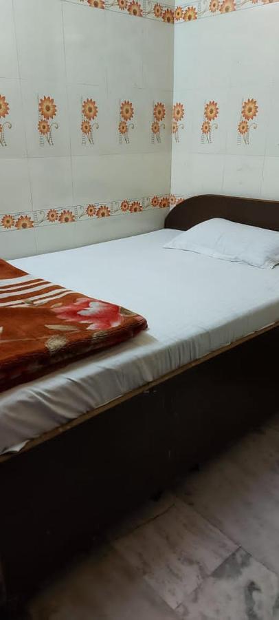 Mj Chawla Homestay Double Bed Attached Bathroom Room أمريتسار المظهر الخارجي الصورة