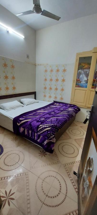 Mj Chawla Homestay Double Bed Attached Bathroom Room أمريتسار المظهر الخارجي الصورة
