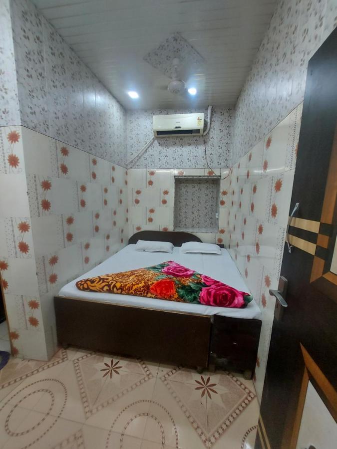 Mj Chawla Homestay Double Bed Attached Bathroom Room أمريتسار المظهر الخارجي الصورة